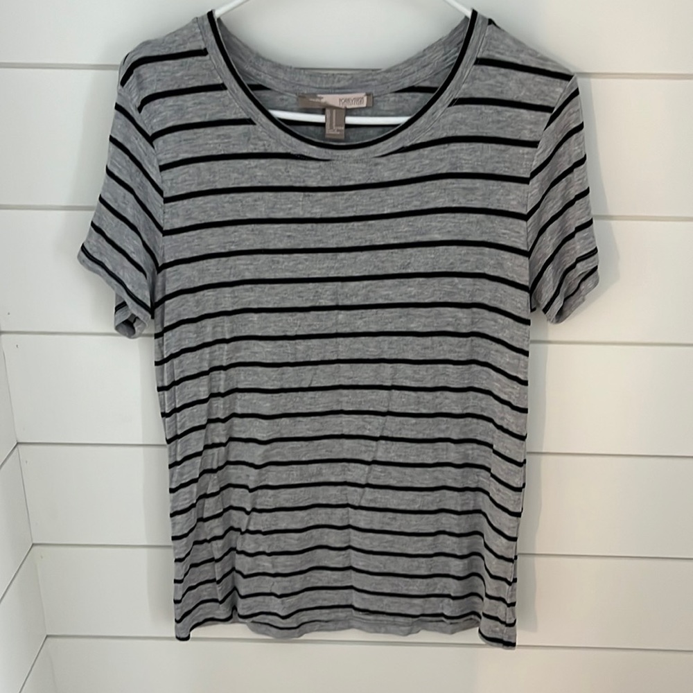 Forever 21 T-Shirt